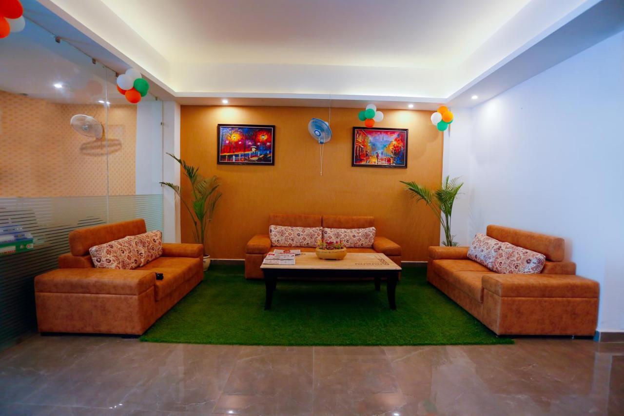 Airport Hotel Tashree Nueva Delhi Exterior foto