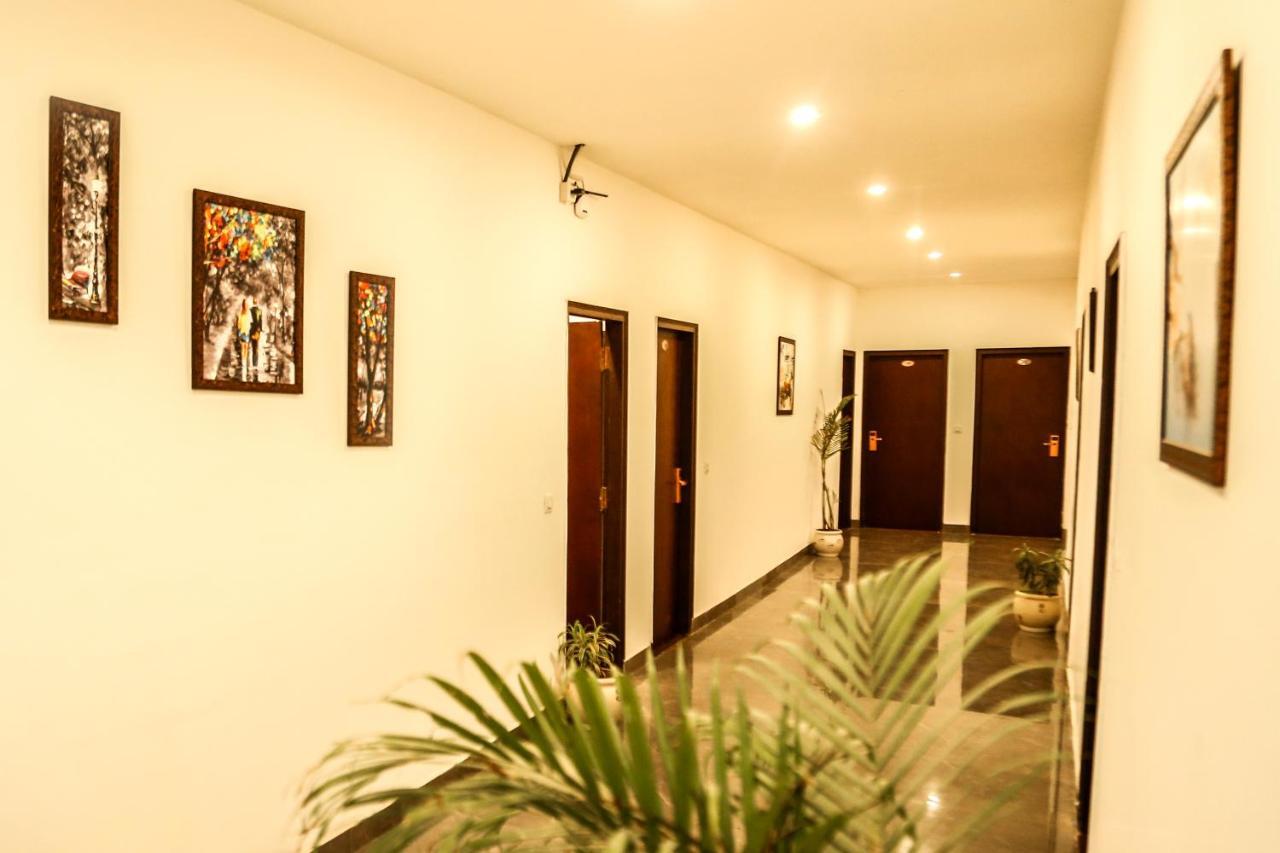 Airport Hotel Tashree Nueva Delhi Exterior foto