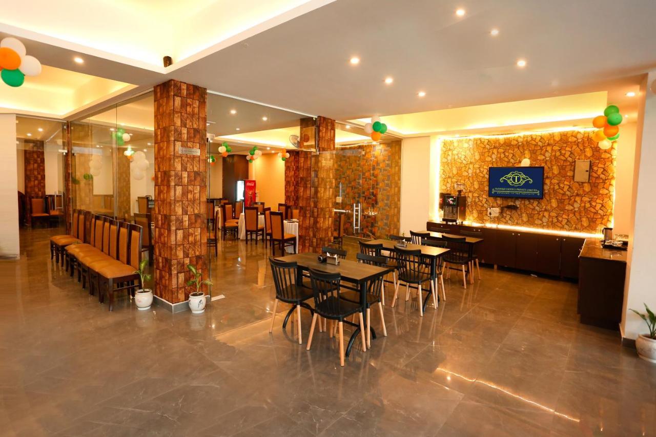Airport Hotel Tashree Nueva Delhi Exterior foto